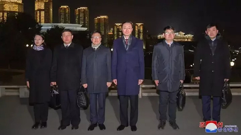 中國外交部副部長孫衛東率領代表團抵達平壤。   圖/取自朝中社