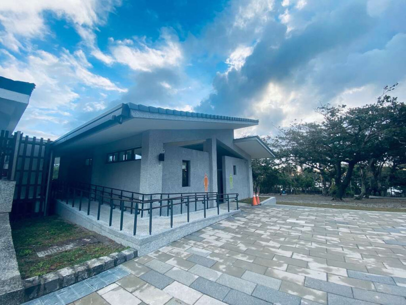 富岡地質公園(小野柳風景區)遊客中心更新很多設施，包含全新公廁。   圖：東部海岸國家風景區管理處／提供