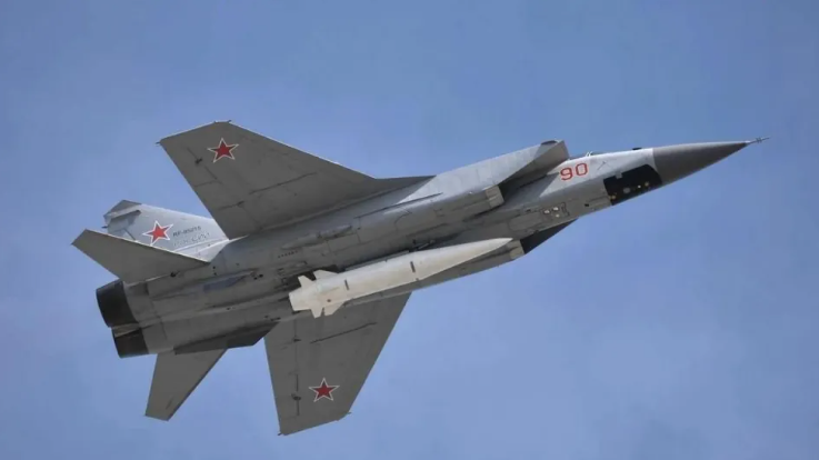 俄國米格戰機攜帶「匕首」導彈。   圖：翻攝自矚望雲霄
