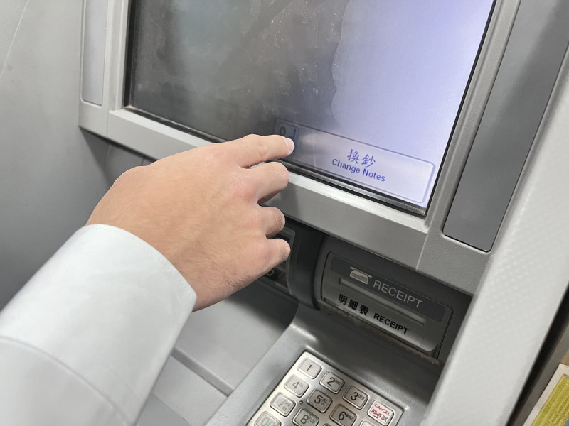 指定兌鈔銀行ATM也可提領新鈔，讓民眾更有效率兌鈔。（示意圖）   圖：謝慈薇／攝
