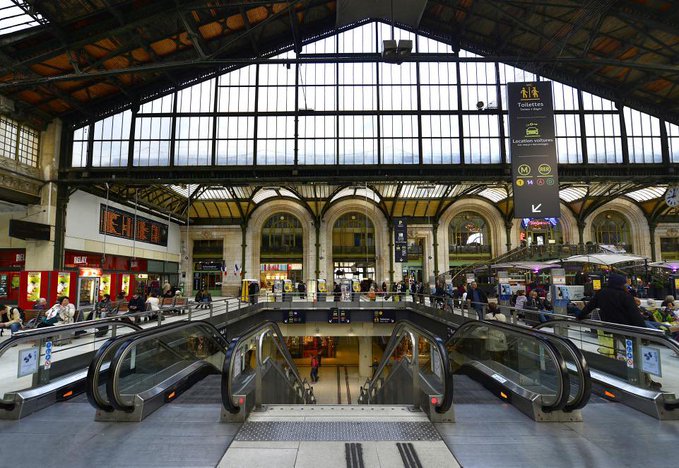巴黎第 12 區的里昂車站，於當地時間 3 日上午傳出持刀襲擊的事件。事發的車站大廳目前已經封鎖，並由警方開始調查。   圖：翻攝自 @Flox_LeVrai X帳號