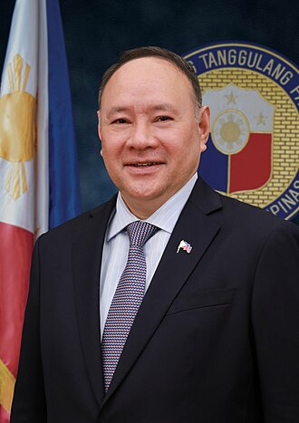 菲律賓國防部長吉爾伯托·特奧多羅（Gilberto Teodoro）。   圖 : 翻攝自維基百科