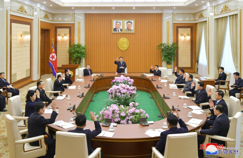 隨著兩國關係持續惡化，北韓最高人民會議 7 日表決，通過廢除與南韓簽署的所有促進經濟合作的協議。   圖：取自北韓官媒《朝中社》