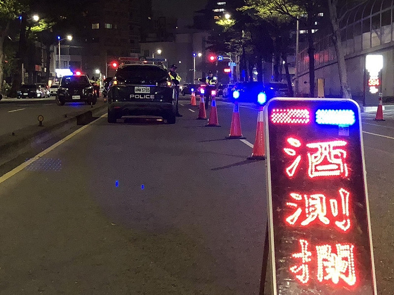 高市警局年節期間仍堅守崗位執法。   圖：高雄市警察局/提供