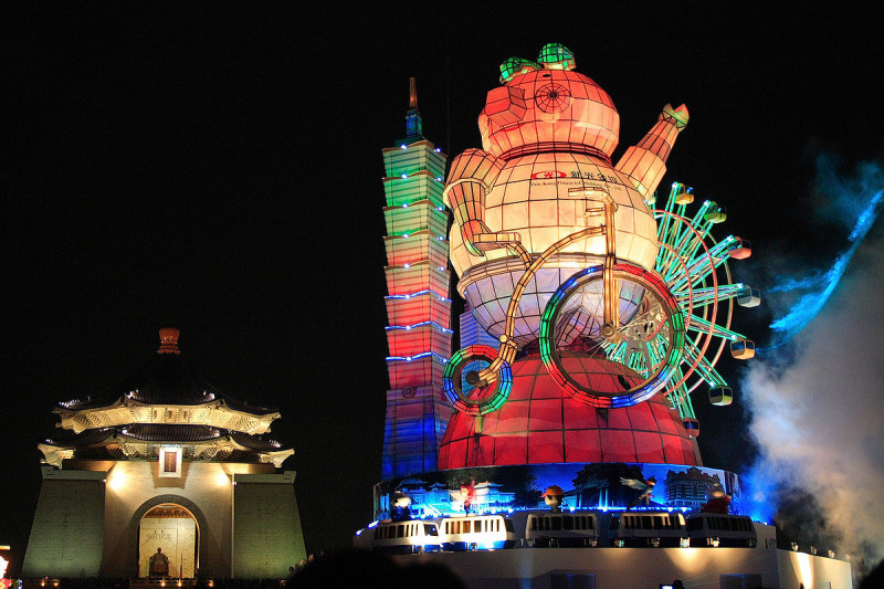 春節期間到台北燈節搶先體驗絢麗燈區，點亮光明一整年。（示意圖）   翻攝自 維基百科 