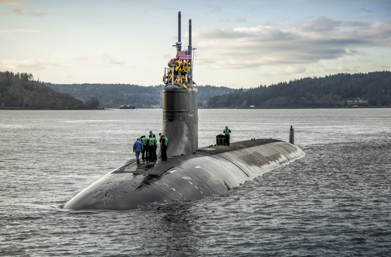 美海軍海狼級核動力潛艦康乃狄克號，儘管能依靠聲納系統收集環境情報，2021 年 10 月仍於南海撞擊海底山脈毀損。   圖：取自@USNINews