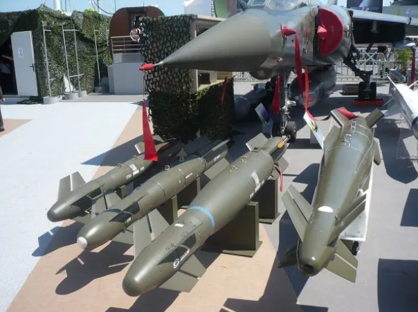 法國將軍援烏克蘭最貴的AASM飛彈。   圖 : 翻攝自杜文龍