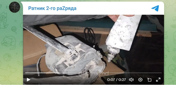 一些被襲擊的俄軍,拍攝了 GLSDB 殘骸的影片,並將其發布到電報頻道一個名為「二級戰士」的帳號上。 一些被襲擊的俄軍,拍攝了 GLSDB 殘骸的影片,並將其發布到電報頻道一個名為「二級戰士」的帳號上。