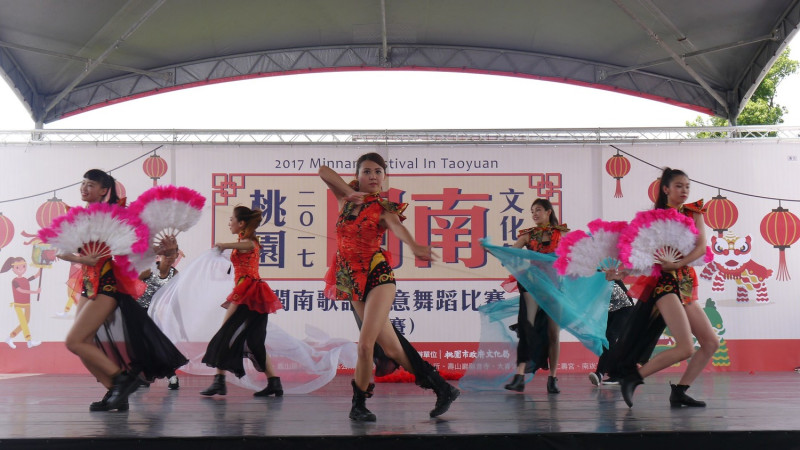 桃園閩南歌謠創意舞蹈比賽現場情形。   圖：桃園市府提供