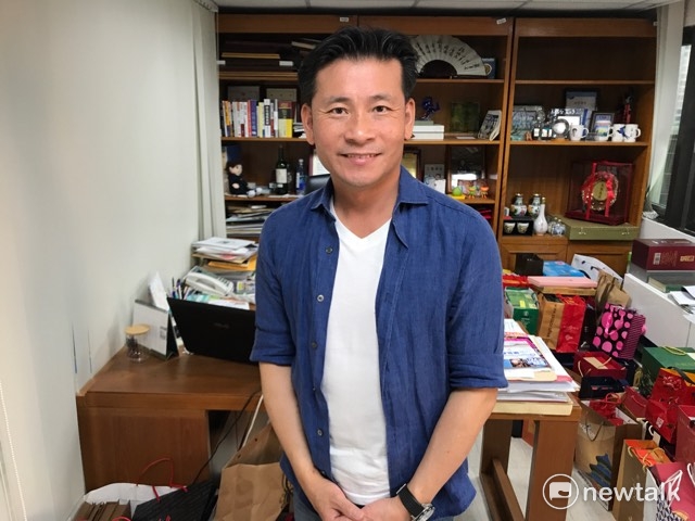 國民黨籍台北市議員戴錫欽正面看待兩岸城市交流，但批評自費議員只能參加餐會相當不妥。   圖 : 周煊惠／攝