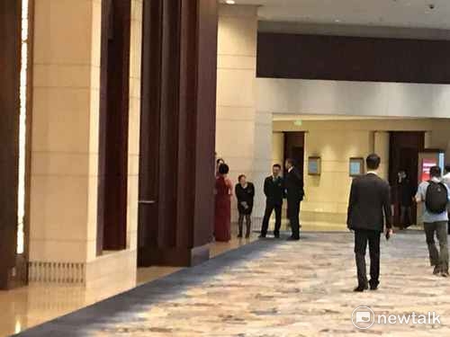 上海市長應勇傍晚抵達飯店。   圖：周煊惠／攝