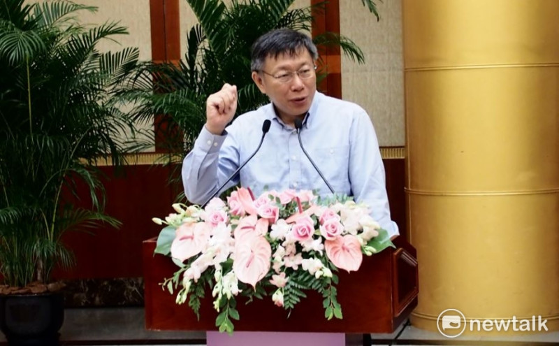 雙城論壇會後，台北市長柯文哲接受媒體聯訪。   圖 : 周煊惠／攝
