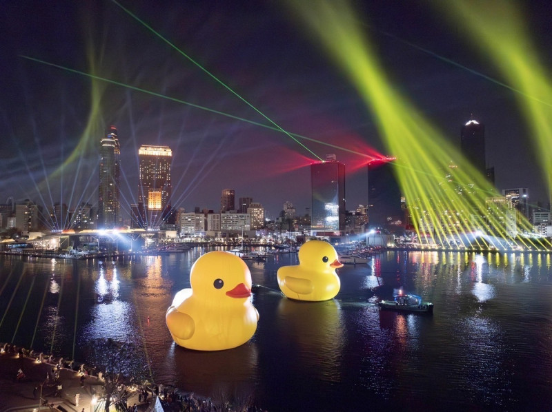 黃色小鴨在高雄引爆風潮。 圖：高雄市政府提供 