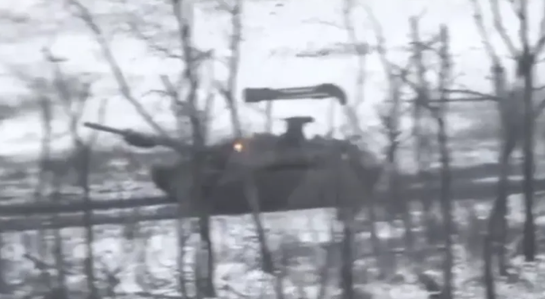 烏軍發布的影片，洩漏了 M1A2 坦克的行蹤。