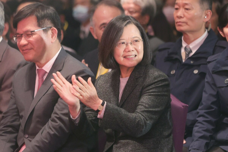 台灣社區醫院協會發聲明感謝蔡英文、林佳龍聽基層醫護心聲、保障護理人員權益。   圖：總統府提供