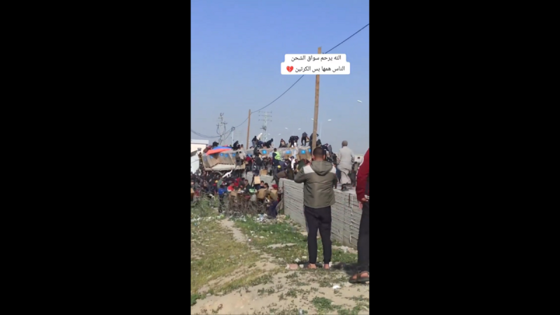 一段影片顯示，一群巴勒斯坦人導致一輛埃及人道主義援助卡車相撞並殺死司機。   圖 : 翻攝自影片