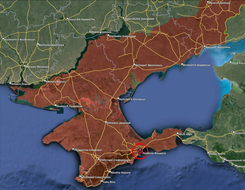 克里米亞半島東南部沿海小鎮費奧多西亞（Feodosia）遭烏軍無人機襲擊   圖：翻攝自 Ukraine Battle Map X（前推特）帳號