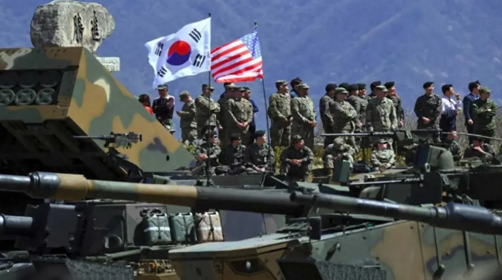 美韓兩國於南韓本土和鄰近海域啟動時隔 5 年之久的「自由護盾」美韓聯合軍演。   圖：翻攝自浩外同學