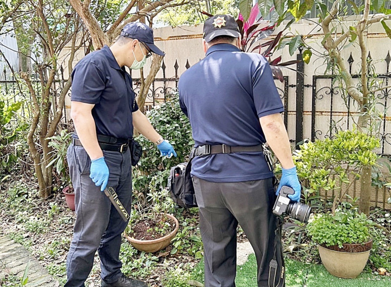 龜山警方針對牛煦庭龜山服務處周邊展開地毯式搜查，未見有可疑物品。   