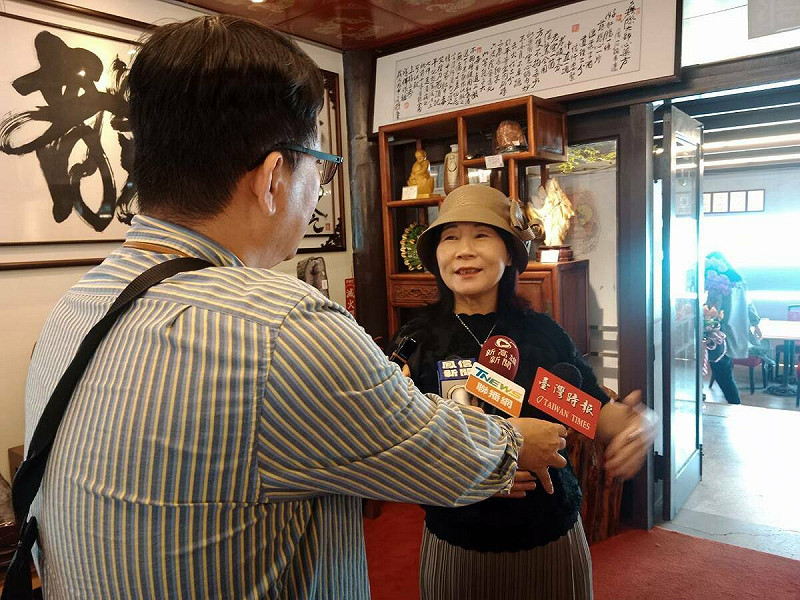 名作家凌煙為好友王誠一策展。   圖：孫家銘攝