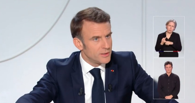 法國總統馬克宏日前接受法國電視台訪問，表示歐洲人不能軟弱，必須對俄入侵烏克蘭採取行動，不能讓俄軍打贏戰爭。   圖：翻攝自馬克宏臉書影片
