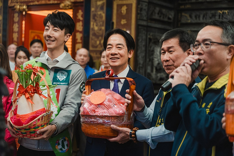 賴清德昨（17）日晚間也在臉書發布一則預告影片，表示交付民進黨發言人吳崢一項任務，即為開設新的網路節目《老闆叫我開直播》，首集將於3月20日晚間8點至9點播出。   圖：取自吳崢臉書（資料照）
