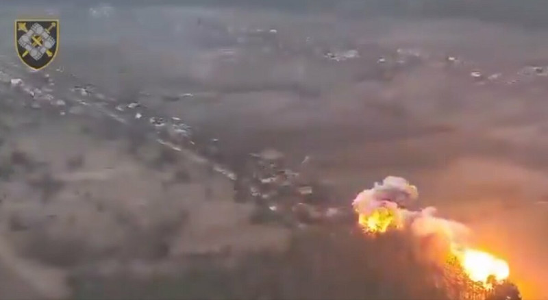 位於比爾哥羅德州的煉油廠在 16 日遭到烏克蘭無人機襲擊。   圖：翻攝自 @NOELreports X 帳號