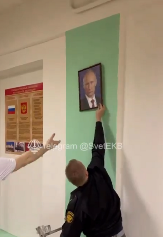多個俄羅斯投票站都在國際觀察員到來前，紛紛將普丁的肖像移除。   圖：翻攝自烏克蘭戰爭．最新進展 X（前推特）帳號