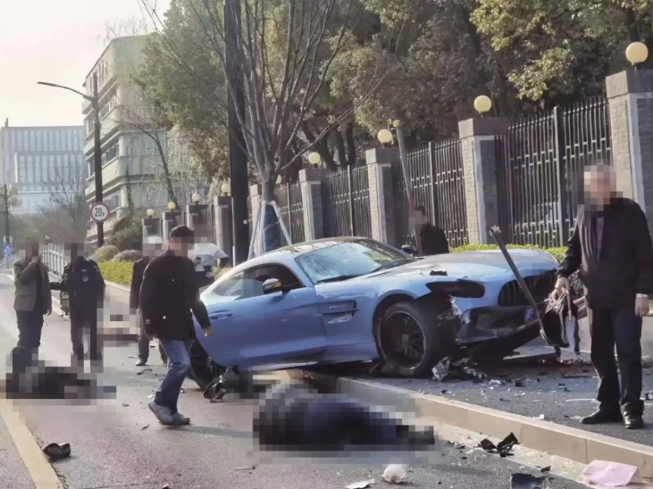 嘉興市雙園路也發生司機惡意傷人事件。   圖：翻攝自極目新聞