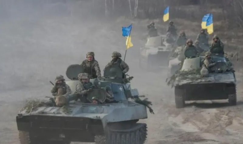 烏克蘭地面部隊指揮官表示，打了26個月的俄烏戰爭在接下來兩個月內會進入關鍵階段，因為俄羅斯正試圖利用武器延遲供應給基輔當局的時刻採取行動。   圖 : 翻攝自騰訊網