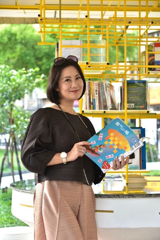 吳思瑤關注文化產業，她在2019年發起「讀樂樂公園圖書館」快閃計畫，並與獨立書店合作，受到好評關注。   圖：翻攝自吳思瑤臉書