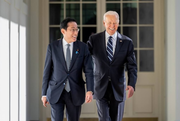 美國總統拜登(右)與日本首相岸田文雄。   圖:THE White House臉書