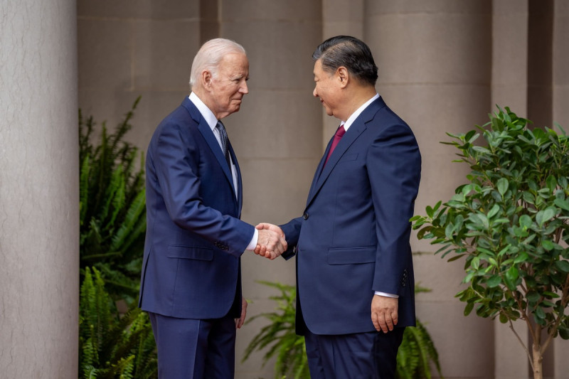 美國民主黨總統拜登（左）與中國國家主席習近平數次會面，美中交鋒態勢相當明顯。   圖：翻攝自拜登推特