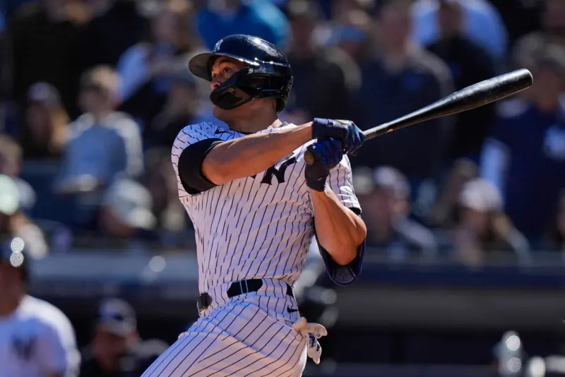 ▲洋基「怪力男」Giancarlo Stanton連兩天炸裂，轟出致勝滿貫砲。（圖／美聯社／達志影像）   