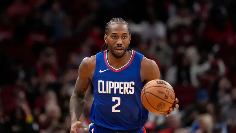 ▲NBA球星Kawhi Leonard又傳出傷情！本季例行賽恐不會再出賽。（圖／美聯社／達志影像）   