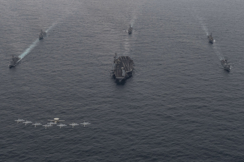美日韓3國海軍在南韓濟州島南方公海海域進行海上聯合軍演。   圖：翻攝「X」@US7thFleet