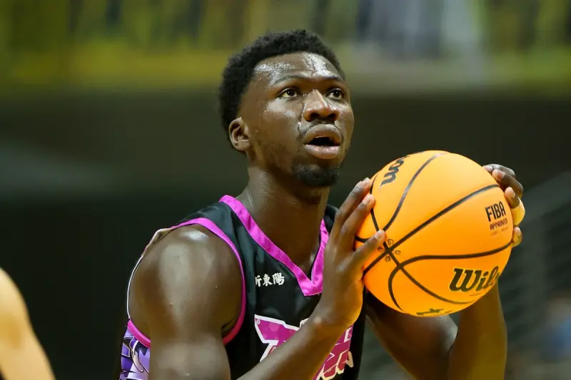 ▲大巨蛋歷史性的首場職籃賽事即將在今（13）日開打，新北中信特攻球星阿巴西左腳踝不舒服，確定無法出賽。（圖／T1聯盟提供）   