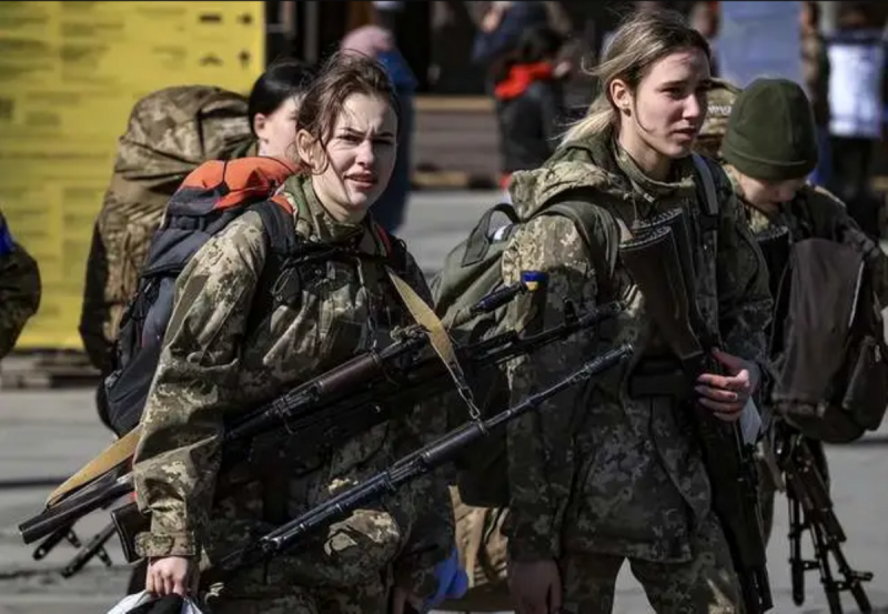 烏軍女兵已經加入作戰部隊。   圖 : 翻攝自騰訊網