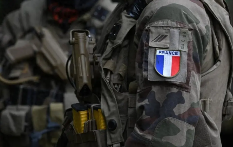 法國總統馬克宏曾聲稱，要派兵到烏克蘭作戰。圖為法軍。   圖：翻攝自媒體人解飛