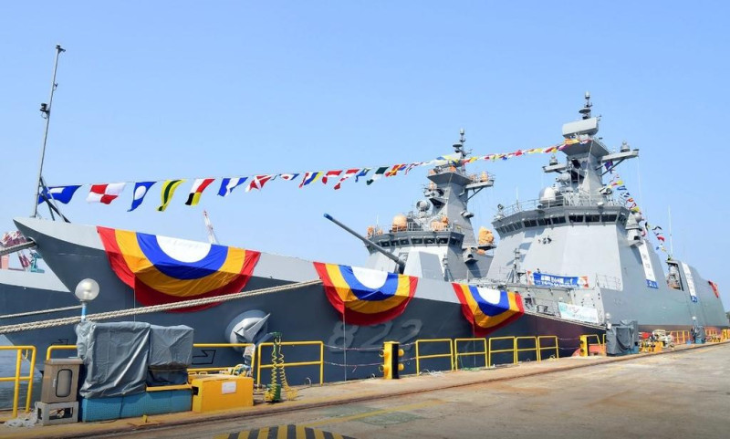 秘魯以價值約新台幣 143 億的合約，選定南韓現代重工為其建造 4 艘艦艇。據悉將基於南韓大邱級巡防艦（FFX-II）的船體，但專為滿足秘魯的需求而設計。   圖：取自「X」@defencealerts