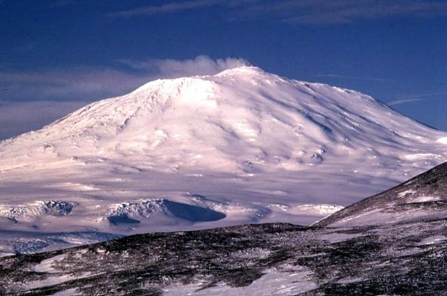 攝於1972年的埃里伯斯火山。   圖 : 翻攝自維基百科