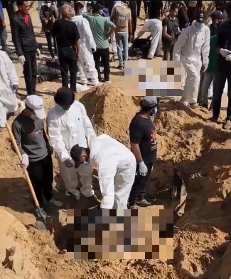 加薩南部城市汗尤尼斯的一家醫院，發現了一個埋有近 300 具屍體的亂葬崗。   圖：翻攝自 Islam Uddin X（前推特）帳號