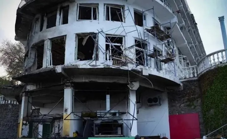 俄軍近期空襲尼古拉耶夫的一間酒店，成功打擊外國僱傭兵。   圖：翻攝自勝研集