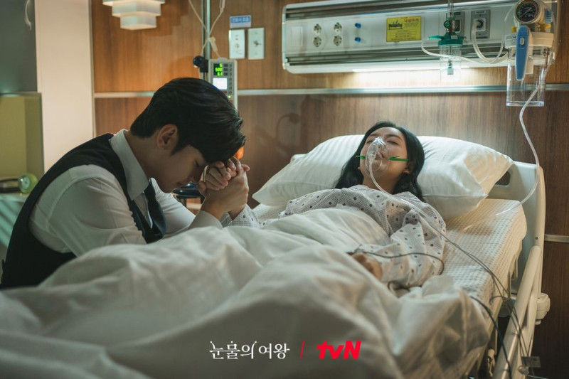 韓國電視劇《淚之女王》女主角海仁患有罕見腦瘤-「膠質細胞瘤」，目前全球有3個團隊正進行相關臨床試驗，台灣團隊已經進入臨床第3期。   圖：翻攝自tvN