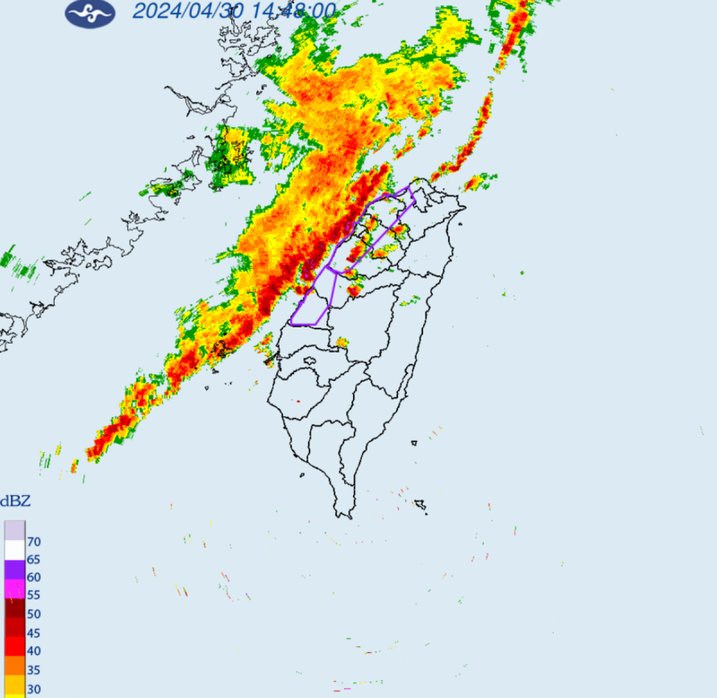 中央氣象署也針對8縣市發布大雷雨特報，持續時間將至16時15分止，需慎防劇烈雨勢。另貓空纜車因山區落雷影響暫停營運。   圖：翻攝自中央氣象署官網