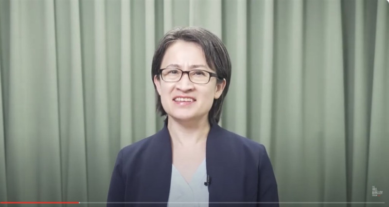 蕭美琴以台灣副總統當選人的身份在「國會山莊與矽谷論壇」發表7分鐘的預錄談話。   圖：The Hill and Valley Forum YouTube
