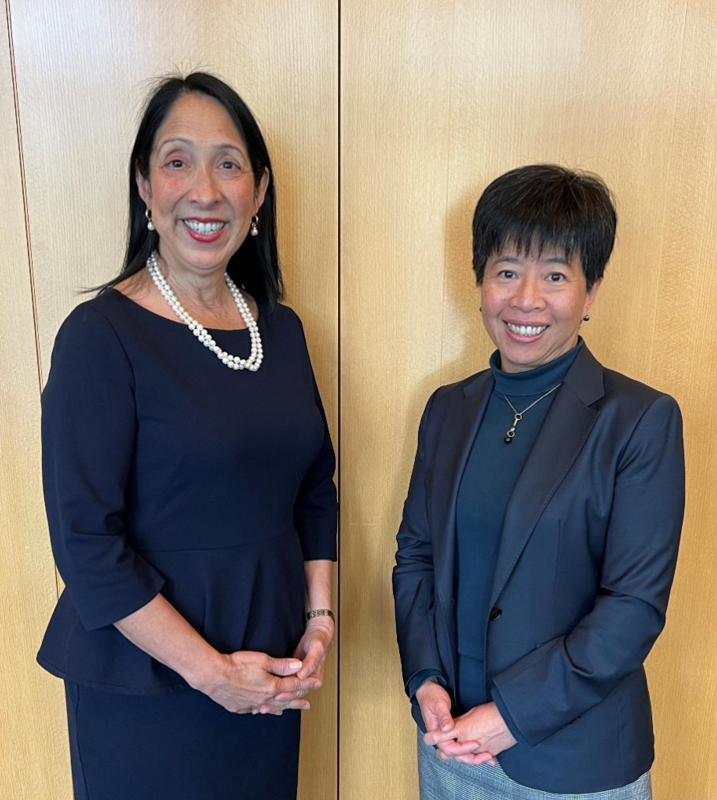 美國助理國務卿米歇爾•西松（左）上週與我駐日內瓦代表蘇瑩君會面，她在推特發文，重申美國支持台灣參與世界衛生大會的立場。   圖：翻攝自西松推特