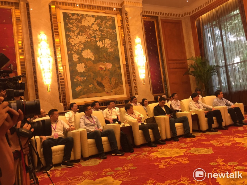 跟隨柯文哲到上海參訪的台北市議員都出席「柯張會」。   圖：周煊惠/攝