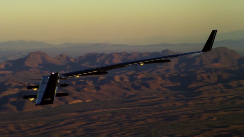 近期Facebook所研發的太陽能無人機「天鷹座」（Aquila）日前（30）悄悄在美國亞利桑那州二度試飛成功，可望提供無線網路到全球各地。   圖：翻攝自 Mark Zuckerberg 臉書