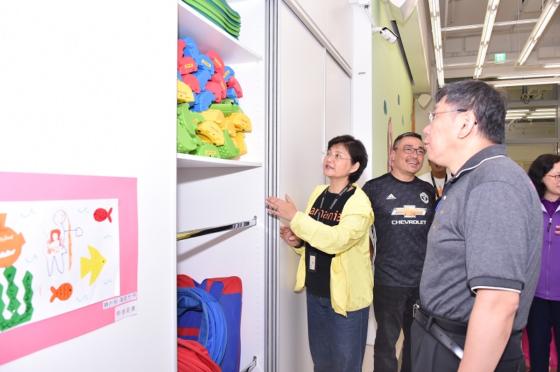 台北市長柯文哲今日參訪Gamania遊戲橘子附設幼兒園「幼橘園」。   圖 : 台北市政府/提供